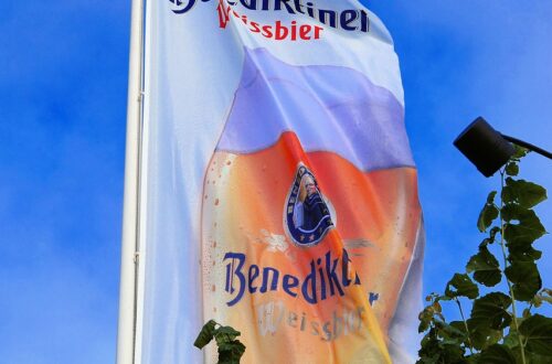 Fra idé til opsætning: Guide til effektive bannere og flag med tryk